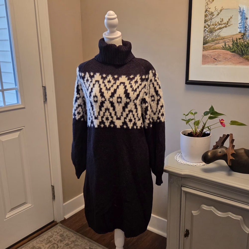 Maurices Black and White Patterned Sweater Dress